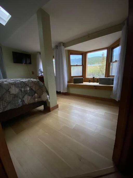 Thorpe On The Water. Creekside Nederland Cabin. Extérieur photo